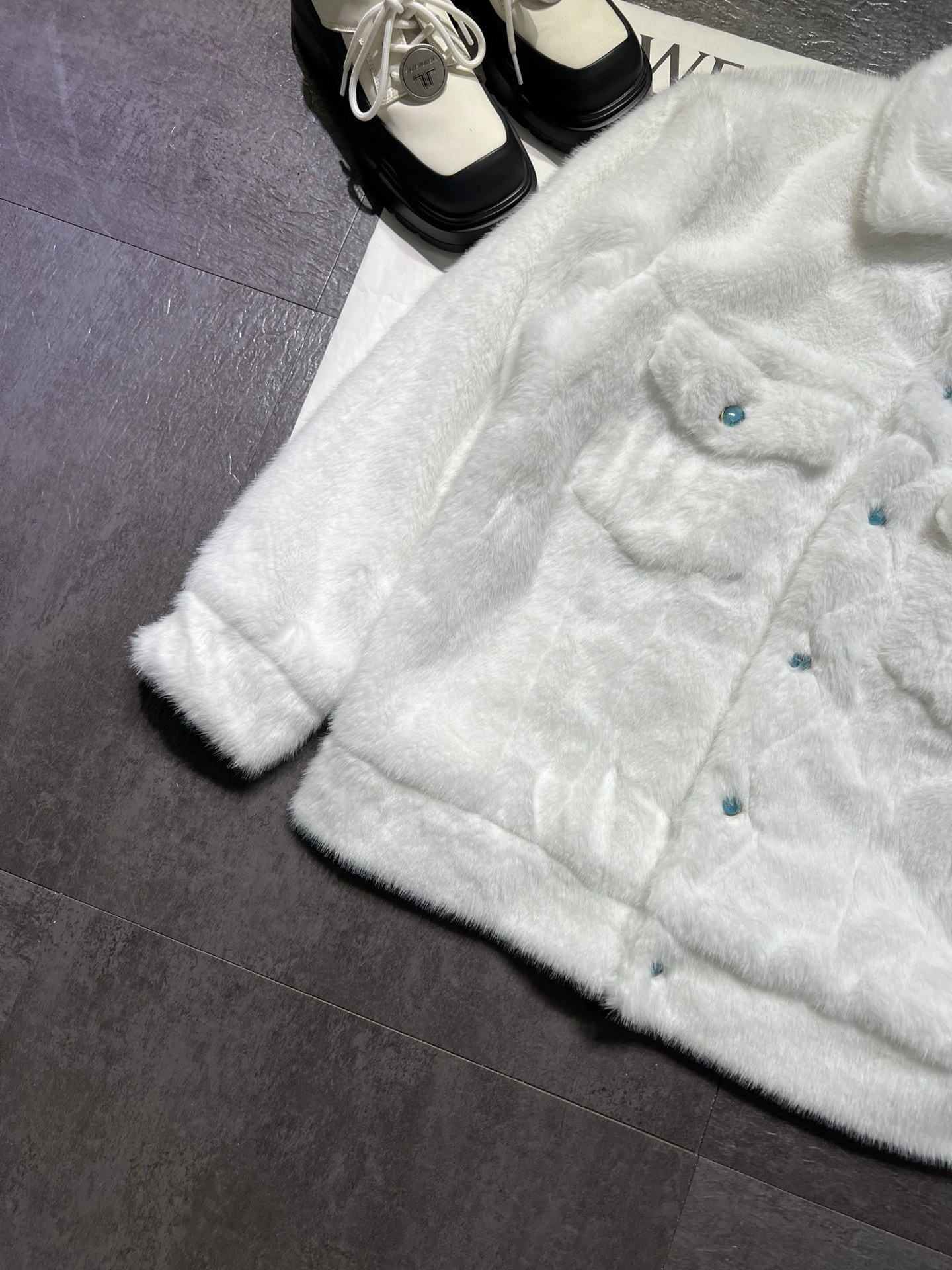 &wg.luxury-- 8V item:D-F244K1109